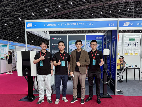 Injet New Energy ha un forte impatto alla fiera uzbeka con innovazioni verdi